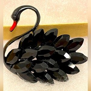 Black Swan brooch
